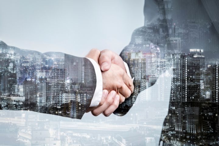 How Real Estate Brokers in Mumbai Help You Find the Right Property